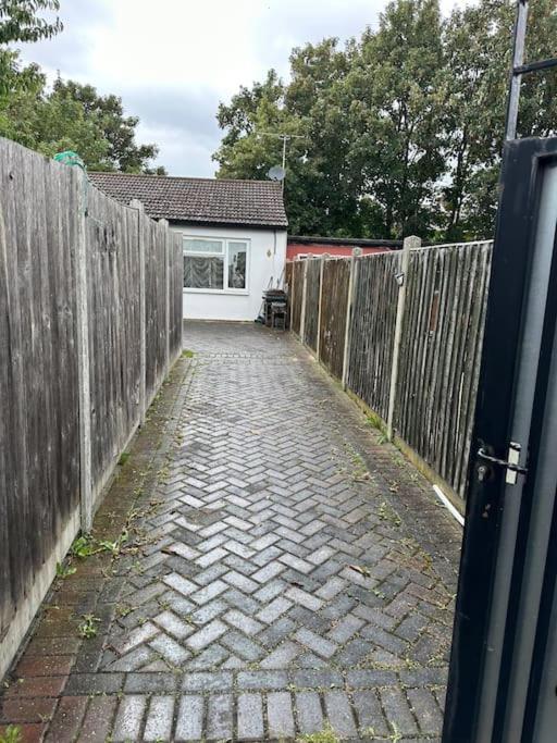 Amazing Gantshill Studio Annexe & Free Parking Redbridge Eksteriør billede